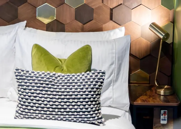 The Hive, Central Ludlow, Free Parking, Boutique Hotel Style